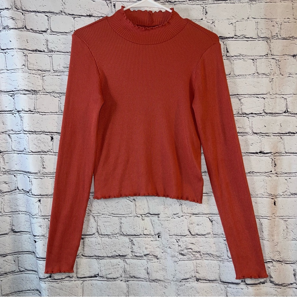 American Eagle Ribbed Mock Neck Long Sleeve Blouse with Lettuce Hem Size Medium